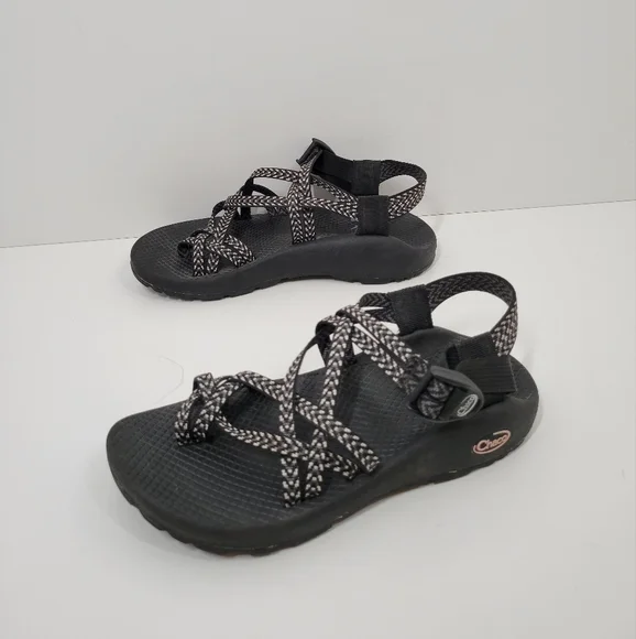 Hiking Sandals Monochrome Chacos Chaco Shoes Chaco Zx2 Classic